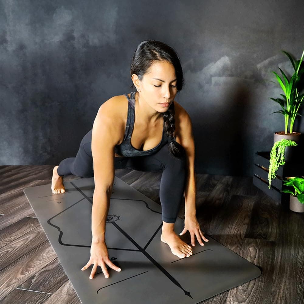 Liforme Original Yoga Mat – Free Yoga Bag Included - Patented Alignment System, Warrior-like Grip, Non-slip, Eco-friendly, sweat-resistant, 4.2mm thick mat for comfort - Grey : Sports &amp; Outdoors thumbnail 2