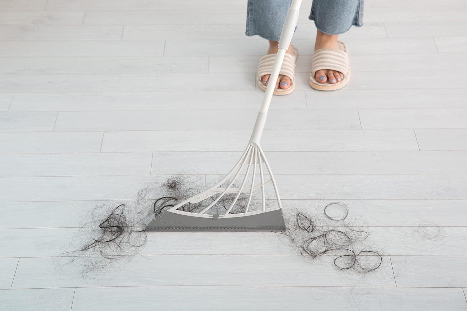 Original Broombi - All-Surface Silicone Broom, Squeegee, Pet Hair Remover - Smart Broom for Indoor Cleaning - Cleans Glass, Fine Dust, Hair, Liquids - for Smooth Floors, Rugs, Windows (Grey) : Health &amp; Household thumbnail 4