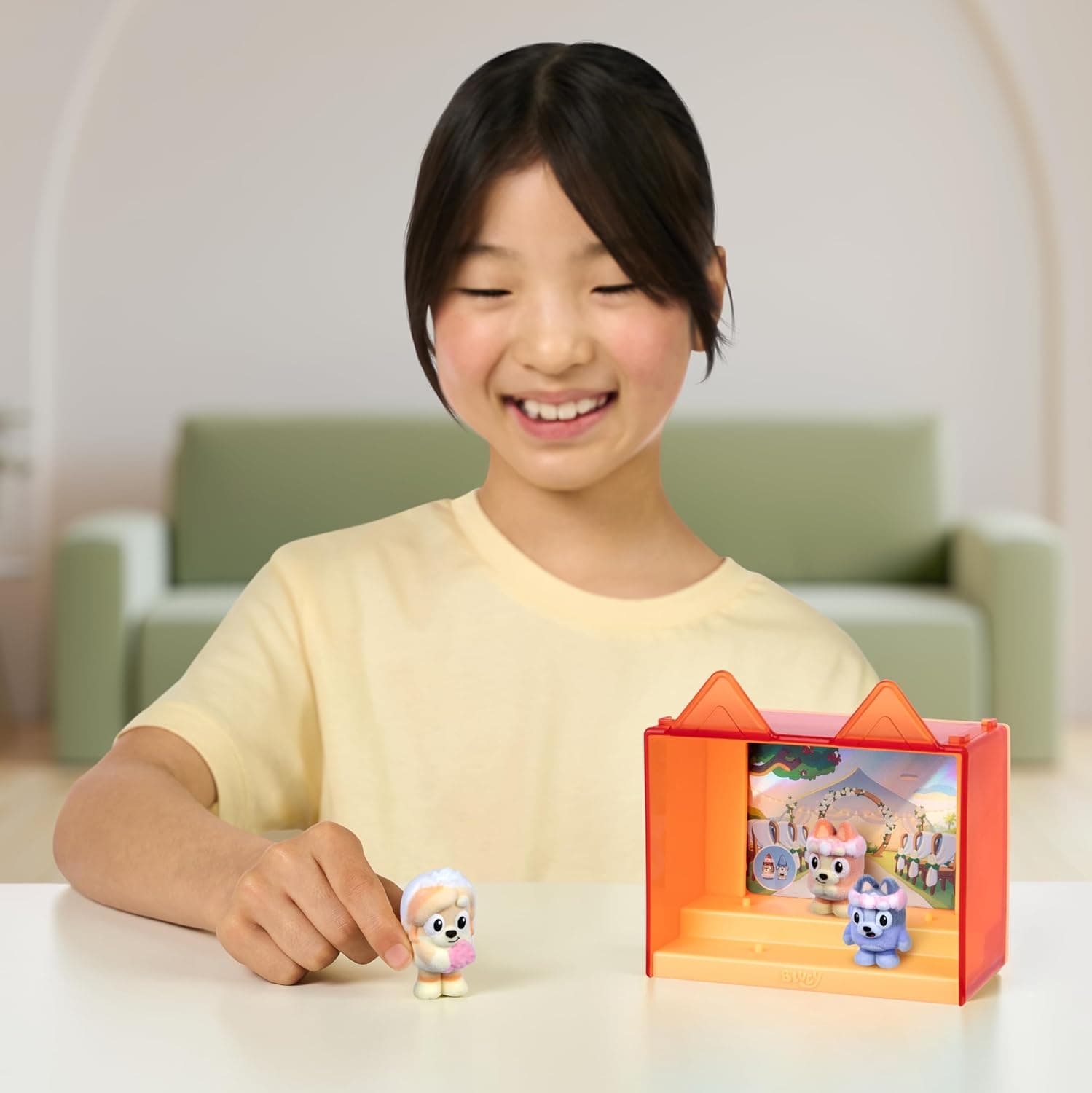 Bluey Fuzzies Episode Pack: The Sign with Collectible Mini-Figures thumbnail 2
