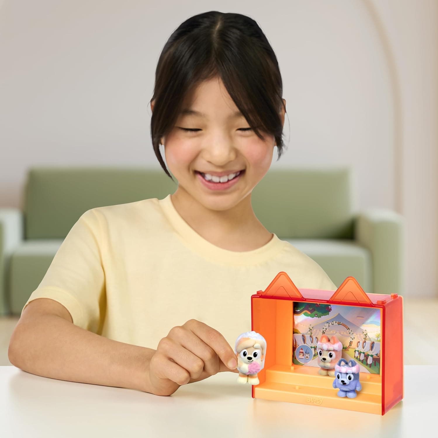 Bluey Fuzzies Episode Pack: The Sign with Collectible Mini-Figures thumbnail 3